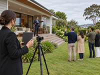 How Hybrid Property Auctions Combine In-Person and Online Bidding